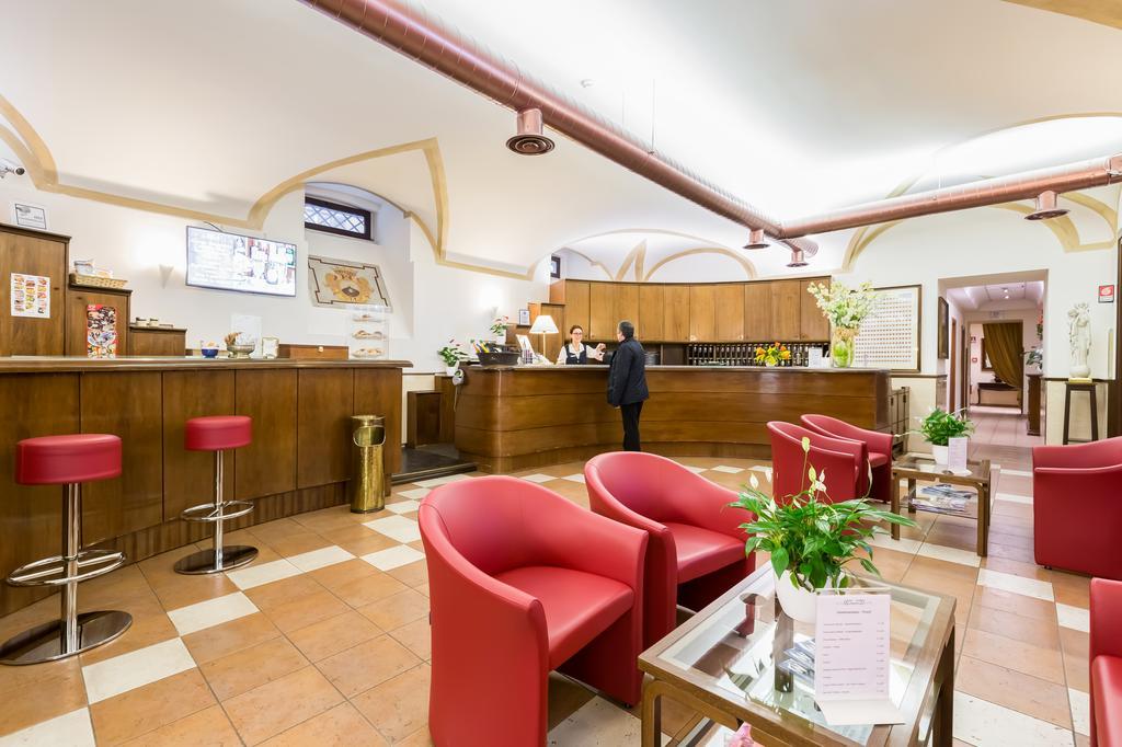 Domus Carmelitana Hotel Rome Bagian luar foto