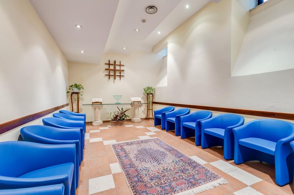 Domus Carmelitana Hotel Rome Bagian luar foto