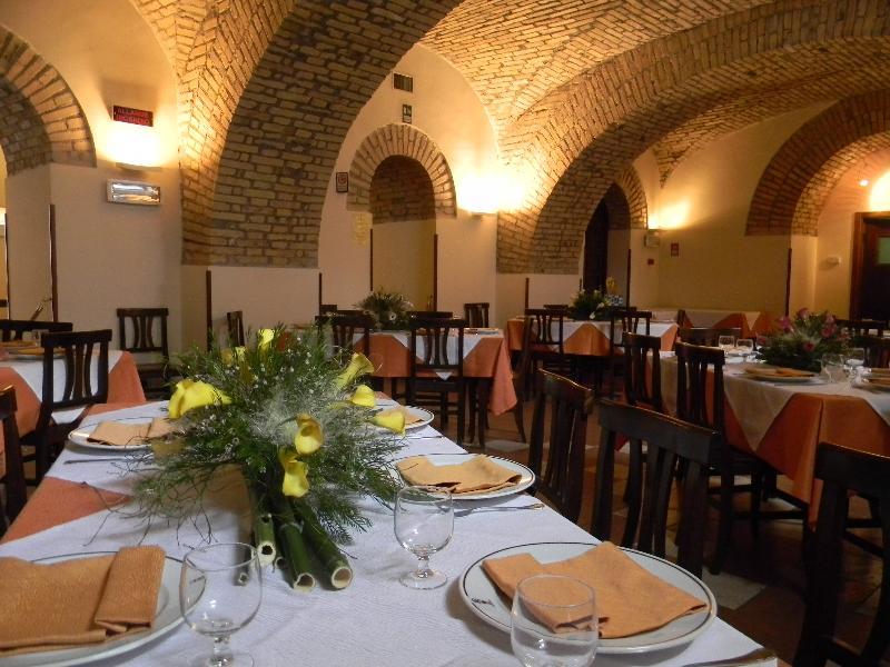 Domus Carmelitana Hotel Rome Bagian luar foto
