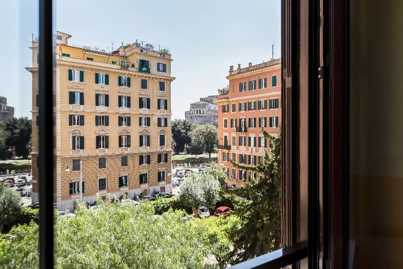 Domus Carmelitana Hotel Rome Bagian luar foto